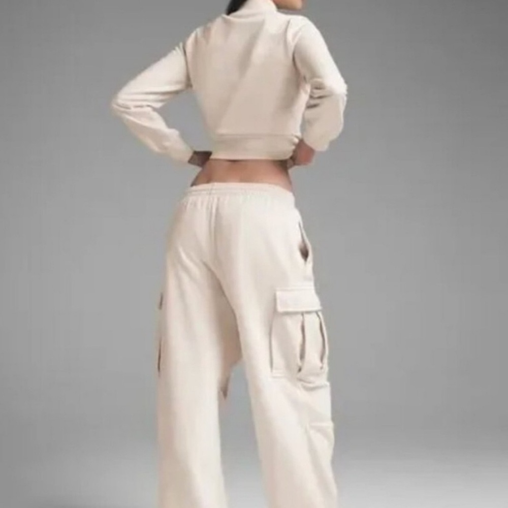 SKIMS Cream Wide Leg Cargo Pants NWT color Buff - Picture 2 of 3